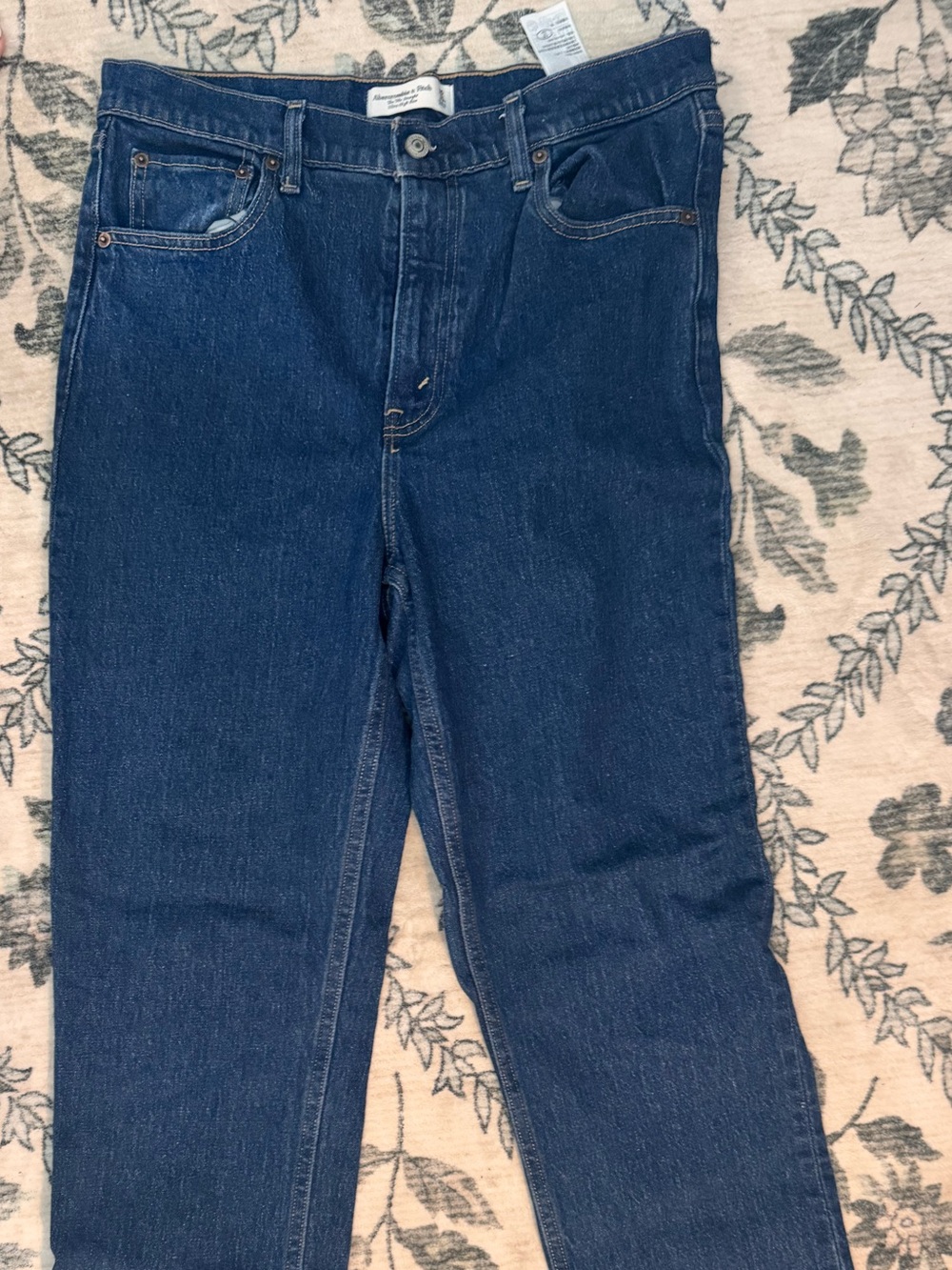 Abercrombie & Fitch Straight-Leg Jeans in Dark Blue Denim